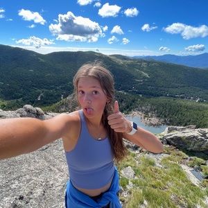 Meet your Posher, Maya